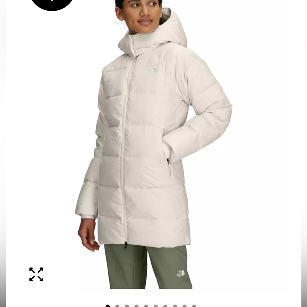The North Face Women's Light Gray Puffer Jacket